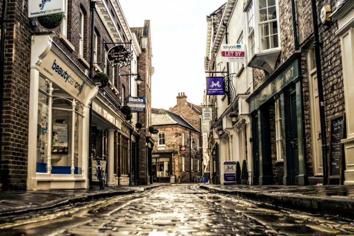 男士護(hù)膚新趨勢，銳琛身體乳滋養(yǎng)修護(hù)，助力肌膚煥發(fā)健康光澤